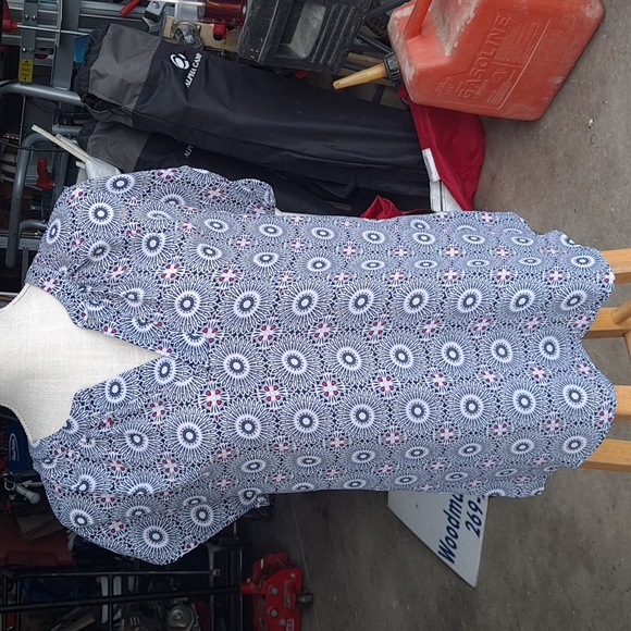 large top - Picture 1 of 2